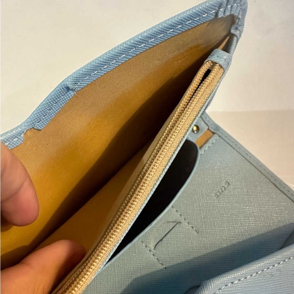 🌍🌍Travel Wallet - Blue Exterior, Yellow Interior - Picture 10 of 16
